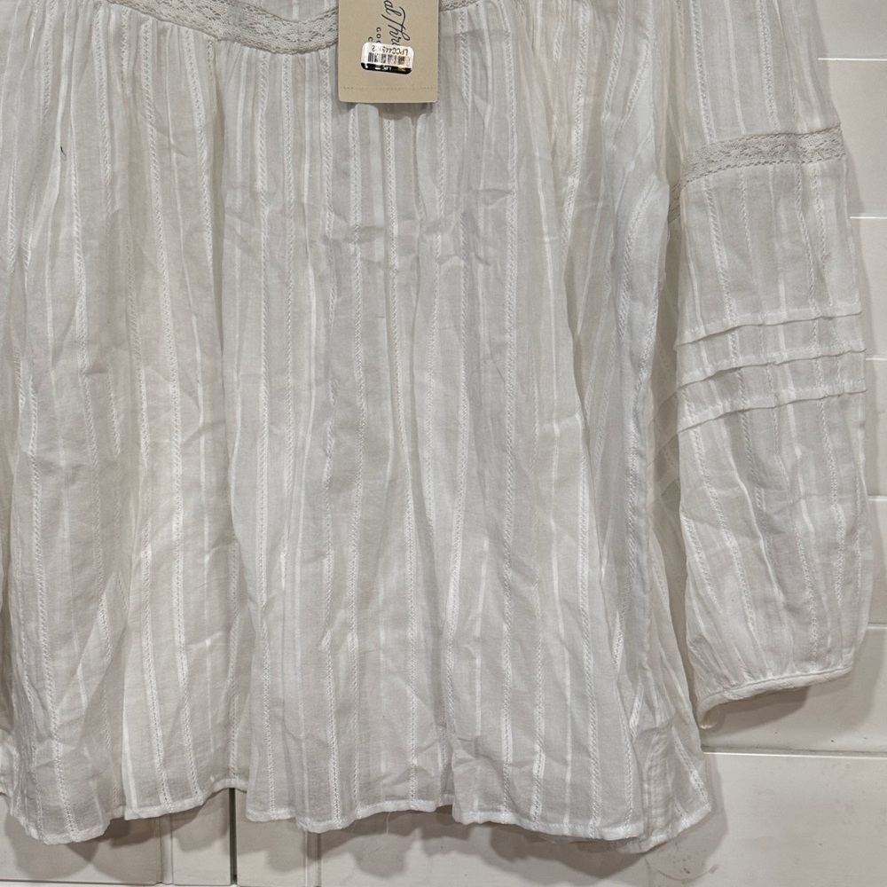 Universal Thread White Textured Blouse - image 5